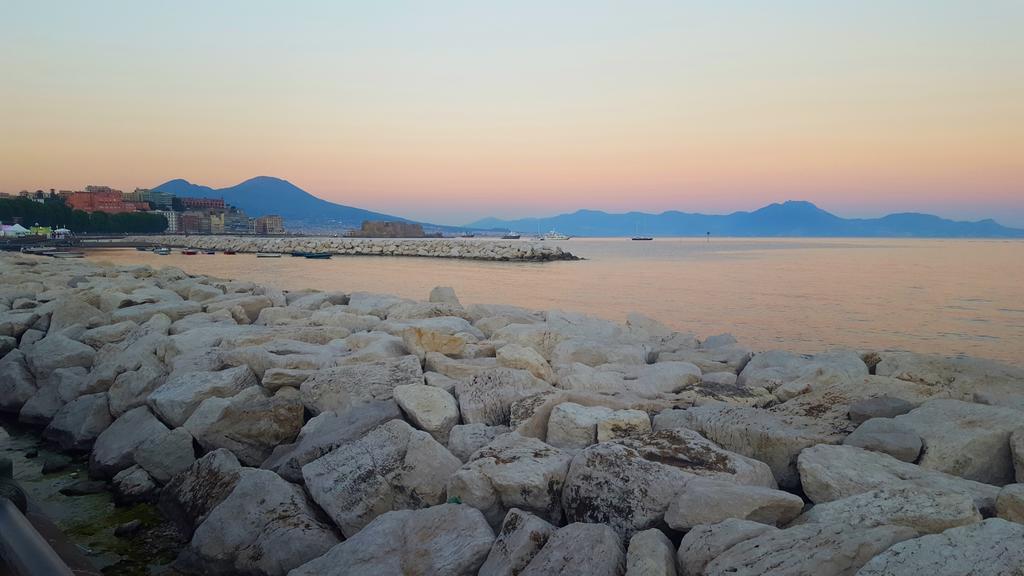 فندق Napoli Tree - Lungomare المظهر الخارجي الصورة